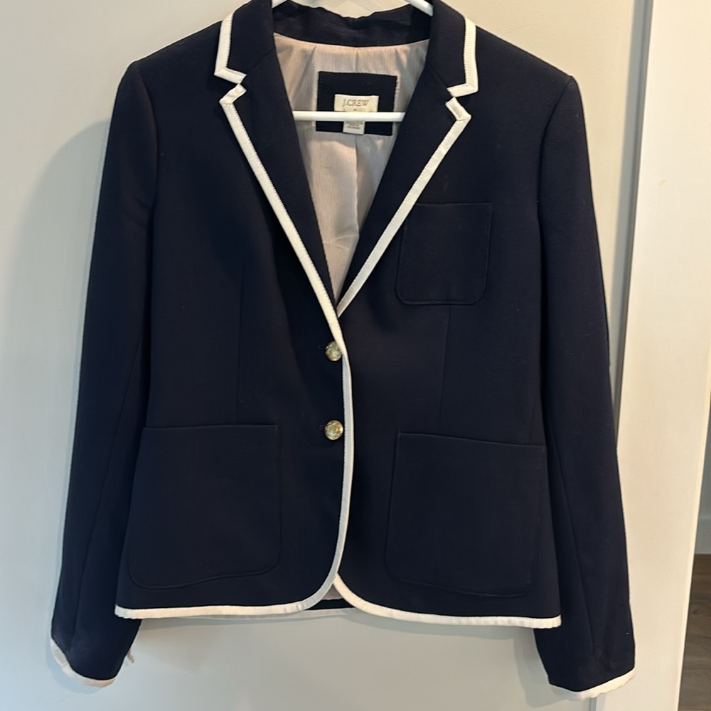 Jcrew wool blend Blazer. Navy w/ white detail. Women’s Sz 8 lined with pockets